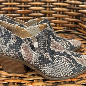 Lucky Brand Tabea Snakeskin Slip On Ankle Booties Size 7.5